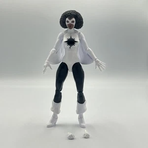 Marvel Legends Captain Marvel Monica Rambeau Actionfigur lose komplette Hände - Bild 1 von 7