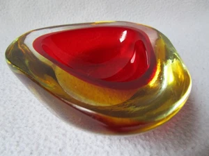 Murano Glas Schale rot goldgelb Überfang Glasschale 9,5x9,5x3 Dreieck abgerundet - Bild 1 von 7