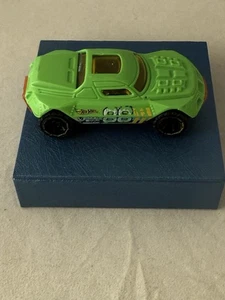 2002 Mattel Hot Wheels Lime Green AcceleRacers Dale Jarrett #88 Race Car RD-08 - Picture 1 of 4