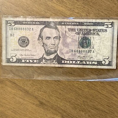 2006 Rare $5 Five Dollar Serial Number 68888832 - Image 1 of 4