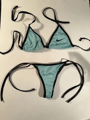 Nuevo con etiquetas Nike Dri Fit Bikini Verde azulado y negro Top e inferior Traje de baño mediano Foto 1 de 3