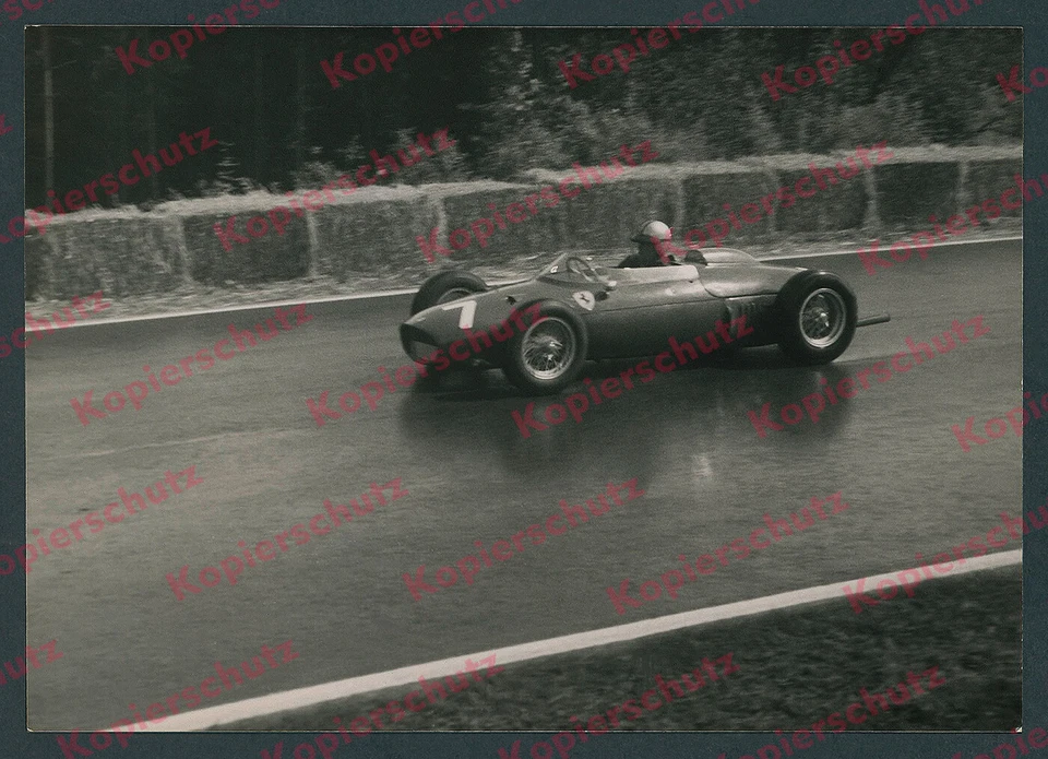 Foto Rennfahrer Graf Berghe von Trips Ferrari 156 Sieger Formel 2 Solitude 1960 - Bild 1 von 2