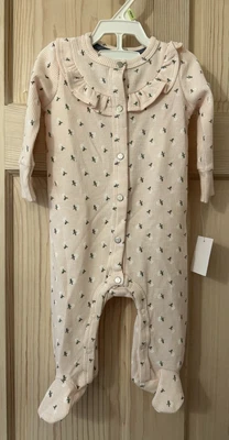 7 For All Mankind 婴儿粉色花卉保暖睡衣 PJ 脚连体 0-3 Mo — 第 1/4 张图片