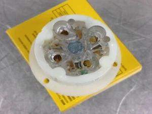 UpTo 1 NEW at MostElectric: HBL2736 HUBBELL WIRING DEVICE/KELLEMS - Picture 1 of 3