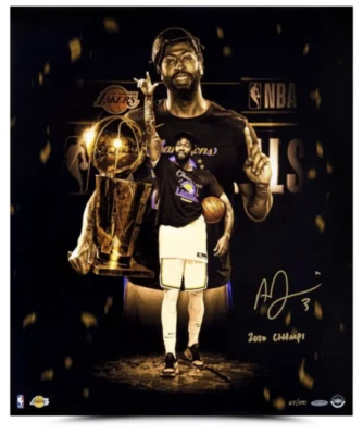 Fotografía autografiada por Anthony Davis de los Lakers "Campeones 2020" 20" x 24" UDA LE 100 Foto 1 de 3