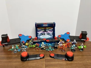 Akedo Ultimate Arcade Warriors Mini Battle Figures Lot of 14 + Controllers - Picture 1 of 5