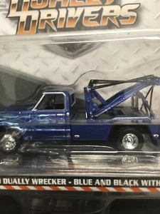 1:64 Greenlight 1969 Chevy C-30 Dually Wrecker - Picture 1 of 3