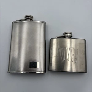 Lotto 2 fiaschette in acciaio inox 5 oz 8 oz quattro assi carte da gioco poker barware - Foto 1 di 5