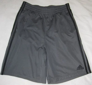 Pantaloncini sportivi Adidas ragazzo grigio righe vita elastica taglia ragazzo XL 18 20 - Foto 1 di 4