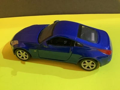 Nissan 350Z Azul 1/24 Maisto apertura capó y puertas coche, tiene defectos ver fotos Foto 1 de 4