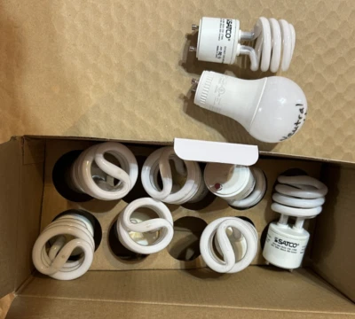 1 SUNCO LED GU24 Replacement 2Pin + 8 SATCO ultra mini  2 pins used, see photos - Image 1 of 4