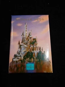 WDCC Lugares Encantados Verano 1996 Castillo de la Bestia Botón Pin RARO - Imagen 1 de 3