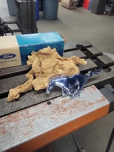 1971 1972 1973 Ford  Mustang NOS Standard  Grill Emblem D1zz-8213-a D1zb-8216-AA - Bild 1 von 7