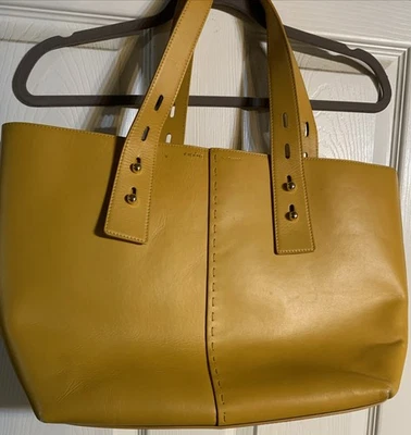 Bolso de Mano Marco Les Second Amarillo Mostaza Tono Dorado Foto 1 de 4