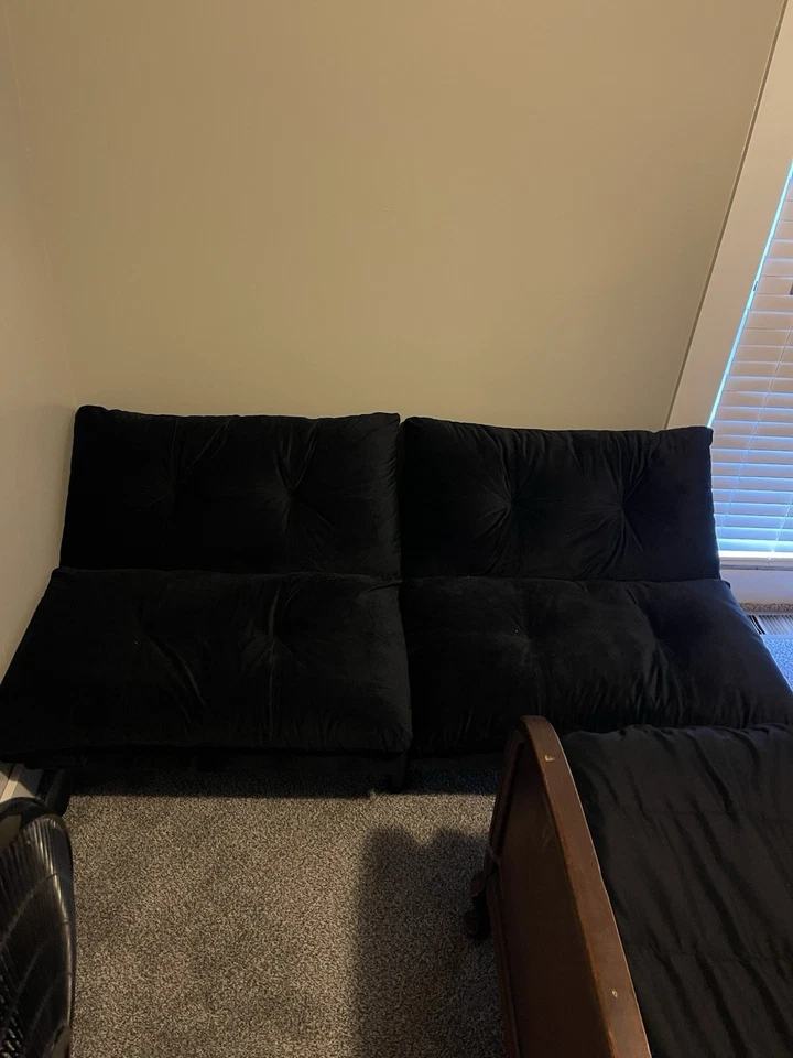 Love Seat futón negro Foto 1 de 1