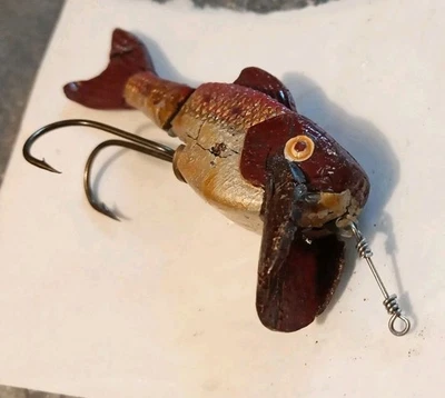 ОЧЕНЬ РЕДКАЯ ВИНТАЖНАЯ Plucky «Плавательная приманка» — С СПИННЫМ ПЛАВНИКОМ!   ФРАНЦИЯ. c - Изображение 1 из 4