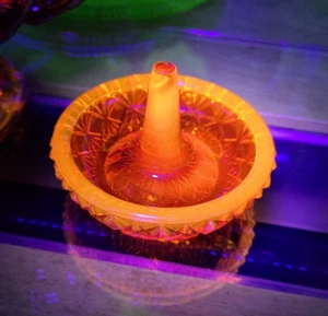 Fenton Ringtree Jewelry Holder Orange Slice Brilliant UV Glow Rare Color Mint - Picture 1 of 8
