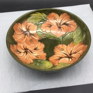 Tazón de fruta Moorcroft hibisco 10" 4 flores naranja verde vintage pintado a mano - Imagen 1 de 4