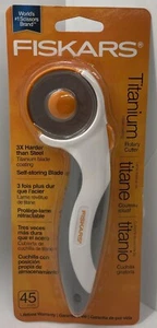 FISKARS 45MM Taglierina Rotante Titanio Destro Sinistro Grigio Bianco NUOVO - Foto 1 di 2