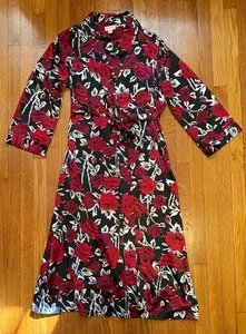 Cabernet Rosenmuster Satin langer Morgenmantel mit Gürtel Damen Medium schwarz rot Blumenmuster - Bild 1 von 13