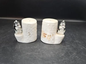 kleiner Vintage Stinktier auf einem Baumstumpf Salz und Pfefferstreuer Japan - Bild 1 von 7