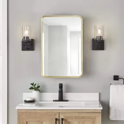 Espejo botiquín dorado cepillado Glacier Bay 16"x24" esquina redondeada Foto 1 de 4