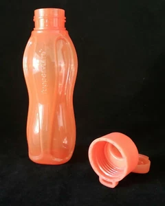 Bottiglia d'acqua Tupperware ~ 10 1/2 oz ~ guarnizione di versamento ~ rosso peperoncino nuovo - Foto 1 di 3