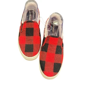 Old Navy Women’s Size 7 Slip-On Shoes Red Buffalo Plaid Faux Sherpa Lined NWOB - Picture 1 of 6