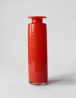 Jarrón de vidrio delgado moderno de color naranja de mediados de siglo Foto 1 de 4