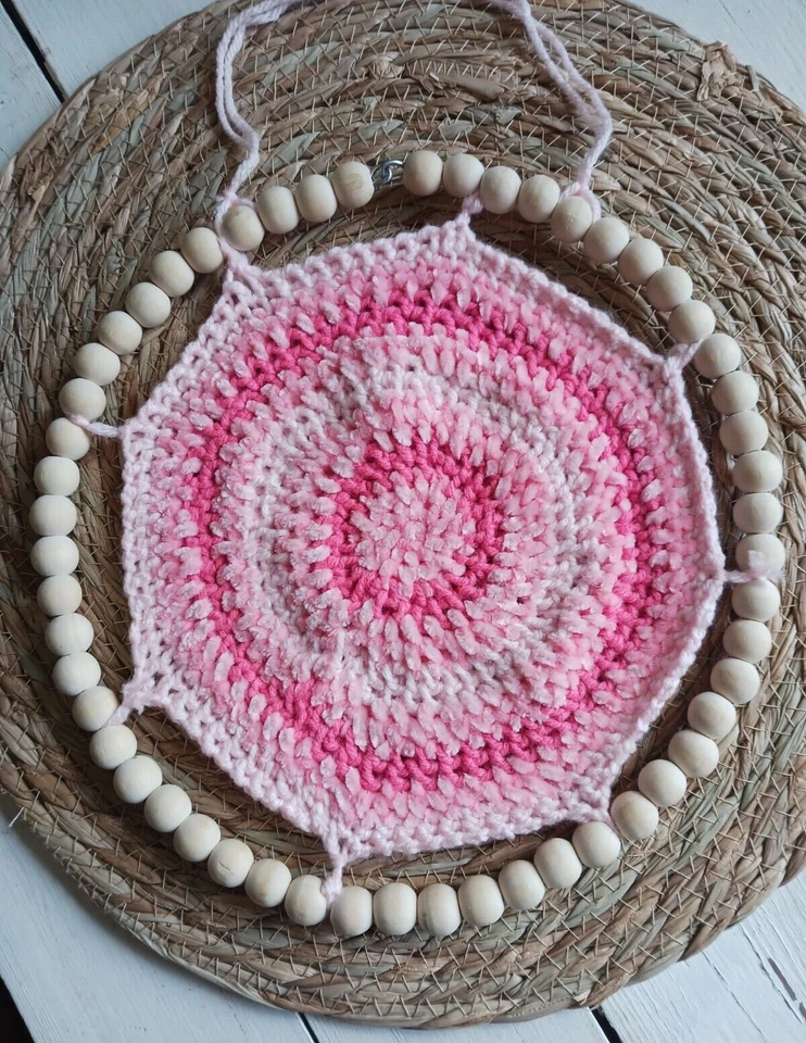 Arte de pared de ganchillo boho hecho a mano colgante texturizado decoración del hogar rosa 10" guardería bebé Foto 1 de 4