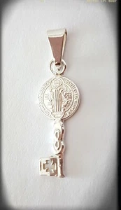 LLAVE SAN BENITO KEY BENEDICTI SILVER PLATA SAN BENITO EXORCISMO CONTRA MAL OJO - Foto 1 di 3