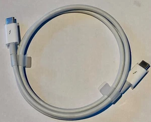 NEW Apple USB-C to USB-C Cable 1M - Genuine Apple Cable - 923-01131 - Picture 1 of 1