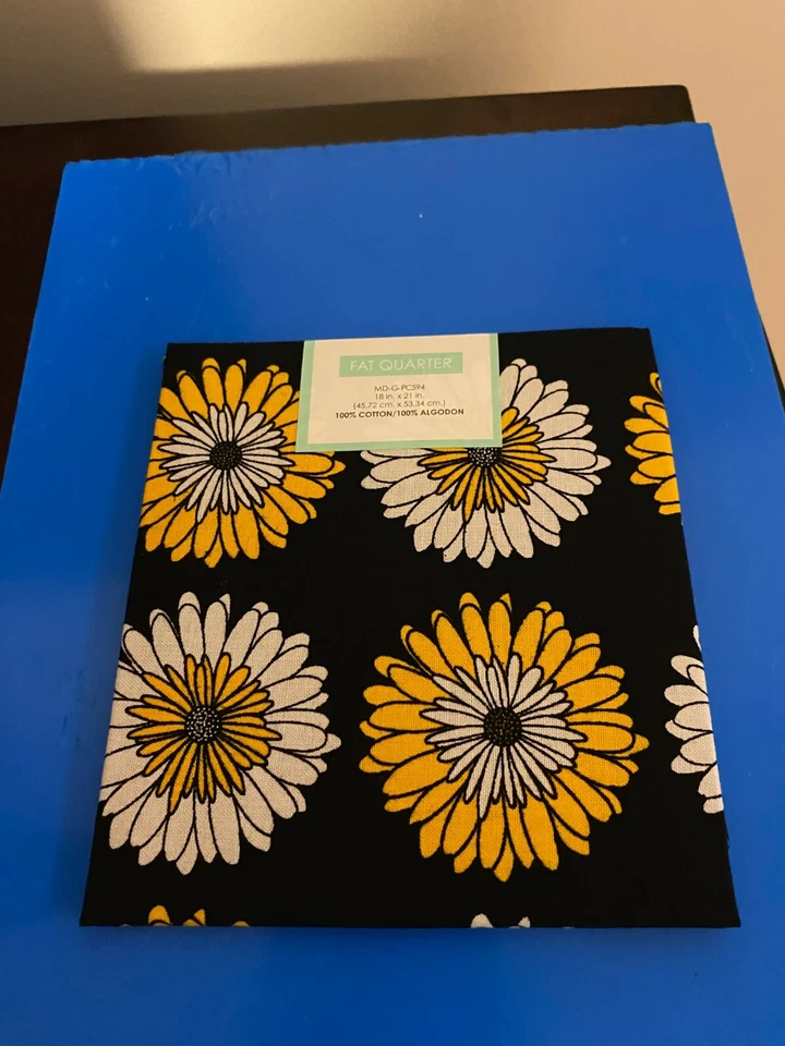 Daisy Flower Fabric Fat Quarter 100 Cotton 18 X 21 Inches White Black Yellow