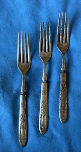 Antique / Vintage Wm Rogers Warranted 12 DWT Silverplate - 3 Forks - Picture 1 of 6