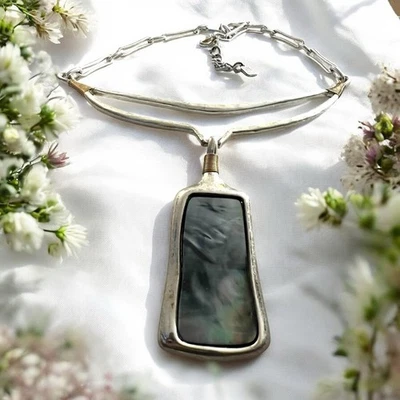 RLM Soho Collar Abulón Colgante Tono Plata Alambre Envuelto Mediados de Siglo Moderno  Foto 1 de 4