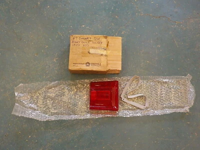 Dodge Coronet 1967 camioneta diestro PS lente de luz trasera nuevo en stock Mopar 2606298 2808810 Foto 1 de 4