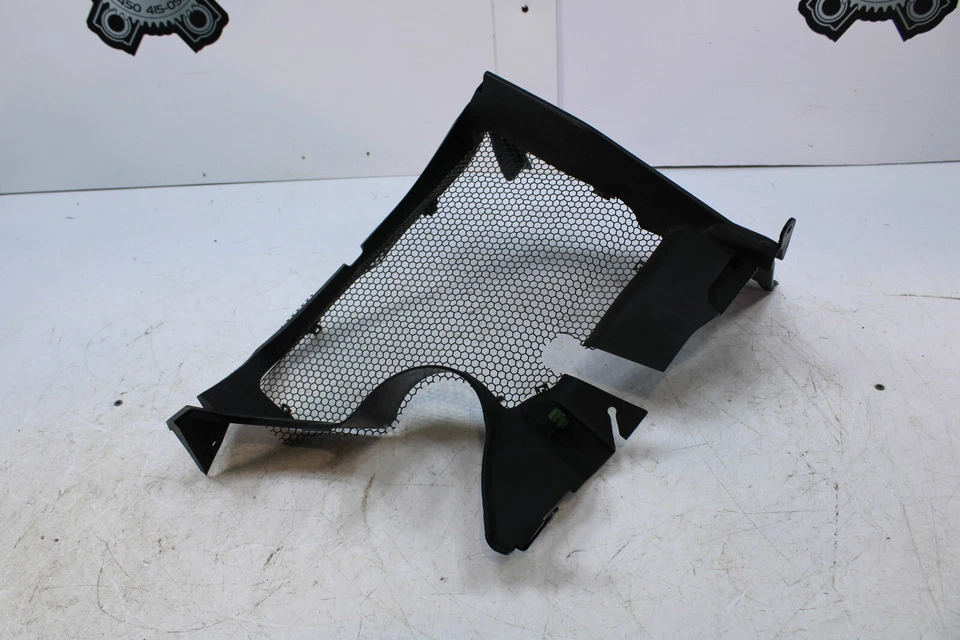 Can-Am Spyder RT-S 2011 Roadster bisel radiador izquierdo 705005008 Foto 1 de 4