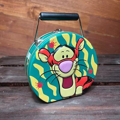 Cartera lonchera Tigger vintage pequeña colorida lata de metal años 90 Winnie The Pooh Foto 1 de 4