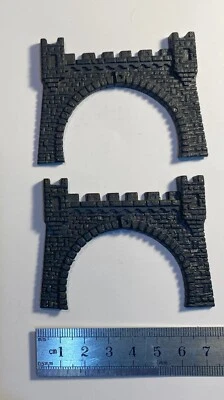 Kibri escala Z 6902 - Dos portales de piedra tallada - doble vía Foto 1 de 4