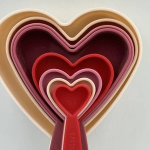 Target Bullseye Parco Giochi San Valentino Cuore Misuratore Cucchiai e Tazze 2023 - Foto 1 di 9