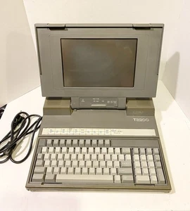 (1989) Vintage Toshiba T3200 Laptop. Turns On, As Is. - Picture 1 of 12