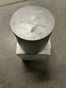 1981 81 Yamaha YZ465 OEM +0.50mm O/S 2nd O/S Piston 4V4-11636-00-00 NOS WM14B - Picture 1 of 7