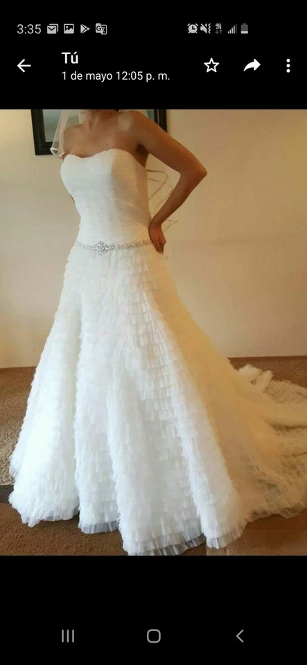 Vestido de novia David Bridal de Galina Signature... Foto 1 de 4