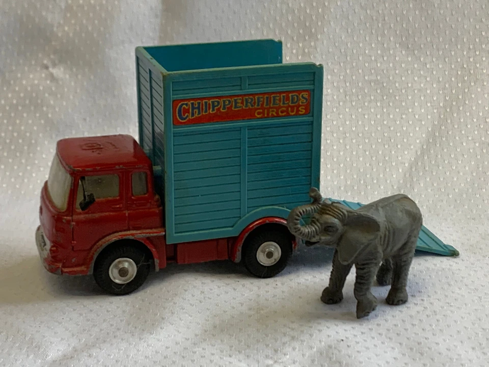 Camión unidad de tractor Corgi Toys Bedford Chipperfields circo jirafa transportador Foto 1 de 4