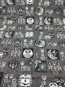 Calavera Gatti Tessuto Zucchero Teschio Gattino Pipistrelli Ragnatele Luna Alexander Henry BTY - Foto 1 di 6