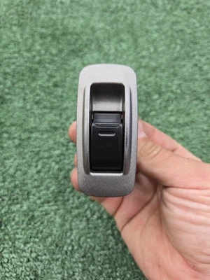 Interruptor de ventana trasera Toyota 4Runner 1999-2002 puerta izquierda o derecha eléctrico OEM plateado Foto 1 de 3