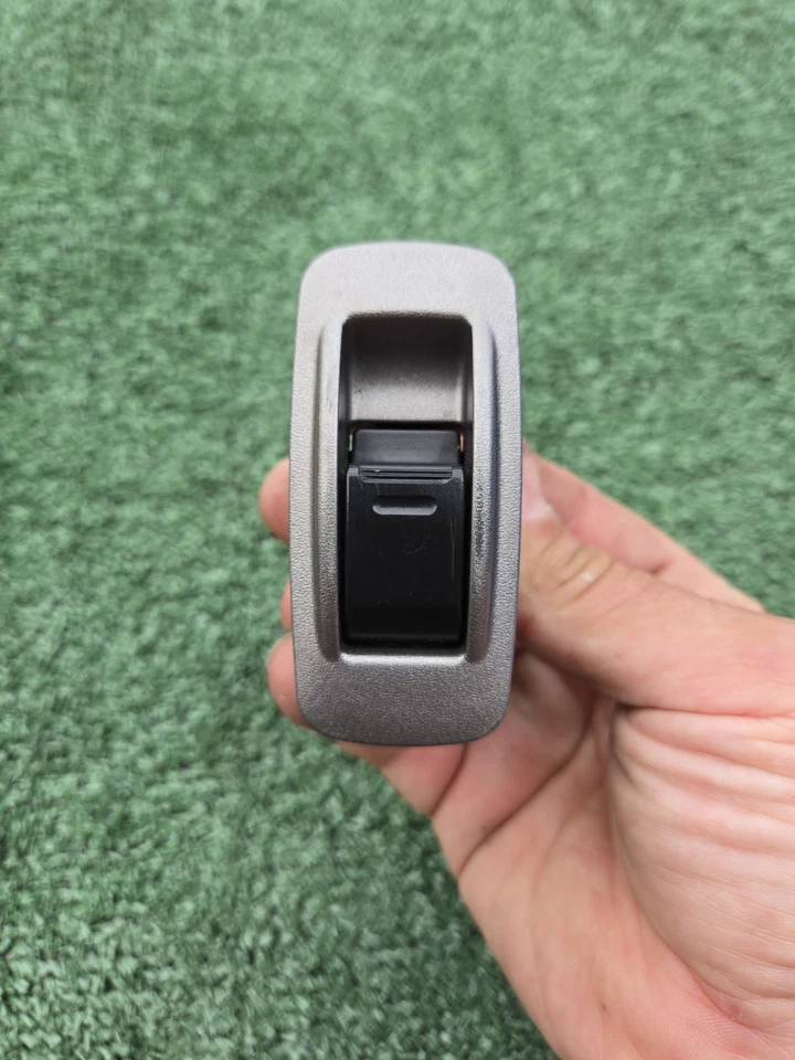 Interruptor de ventana trasera Toyota 4Runner 1999-2002 puerta izquierda o derecha eléctrico OEM plateado Foto 1 de 3