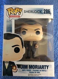 Funko Pop Vinyl Figur - TV-Serie Sherlock - Jim Moriarty mit Apfel #286 Neu - Bild 1 von 6