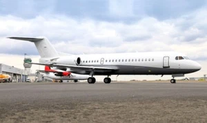 Fokker 70 Jet Airplane Desktop Mahogany Kiln Dried Wood Model Regular New - Picture 1 of 3