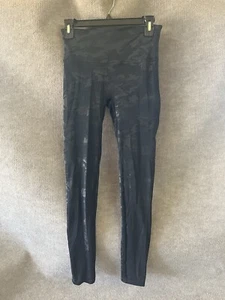 Spanx Leggings M schwarz Camouflage Kunstleder Training Stretch formend Kompression - Bild 1 von 11